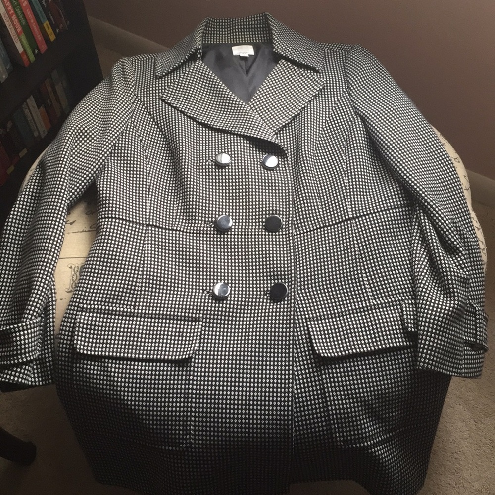 Halogen mid thigh double breasted coat.